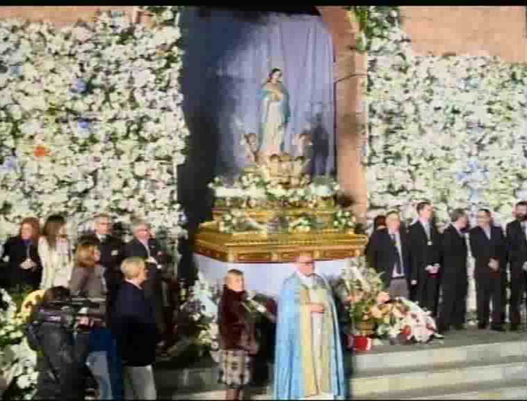Ofrenda Floral en honor a la Inmaculada Concepción